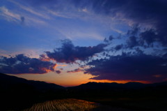 田植え終わりの夕焼け