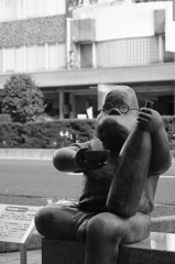 「お前も飲むか?」