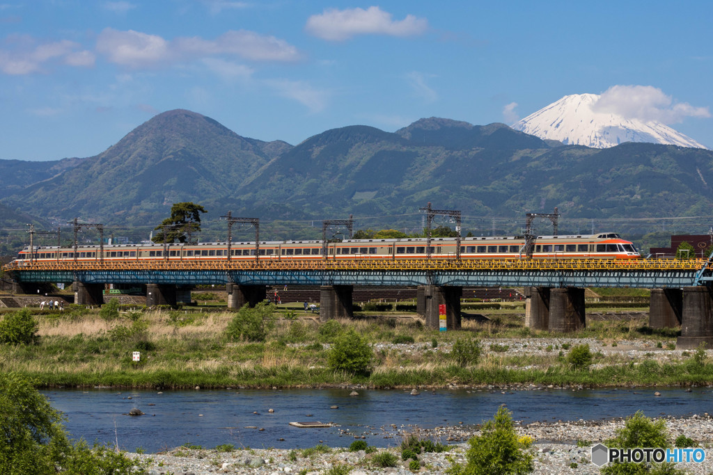 富士山とロマンスカーLSE