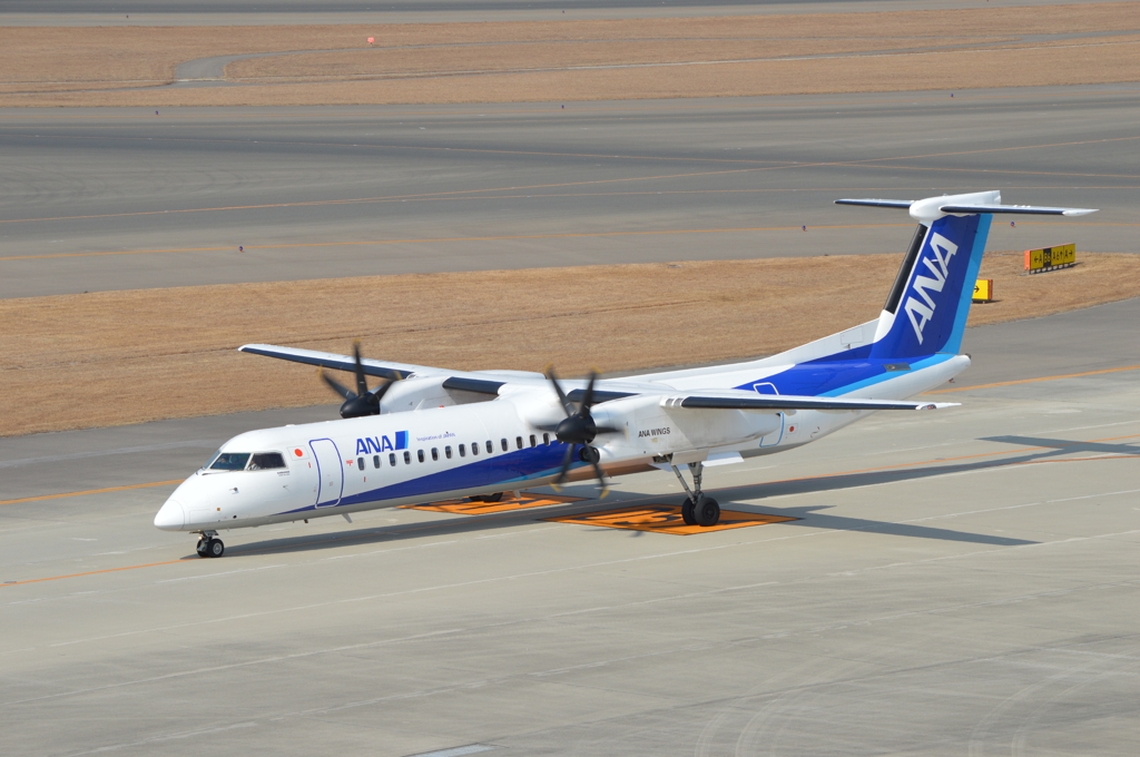 BOMBARDIER DHC8