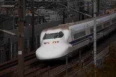 700