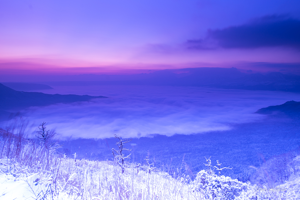 冬期の阿蘇大観峰　積雪と共に