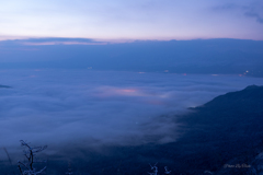 冬期の阿蘇大観峰　夜明け前