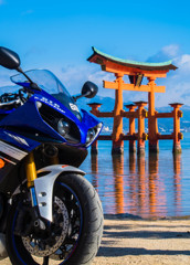 YZF-R1 in 宮島