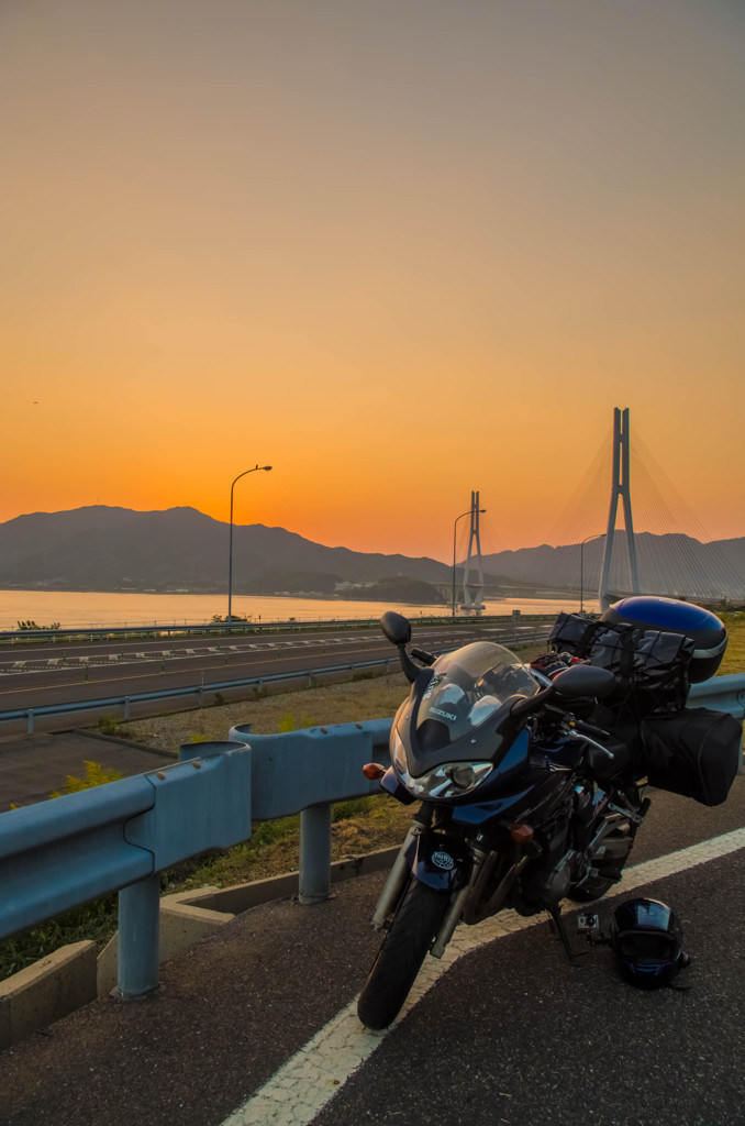 夕焼けのしまなみ海道
