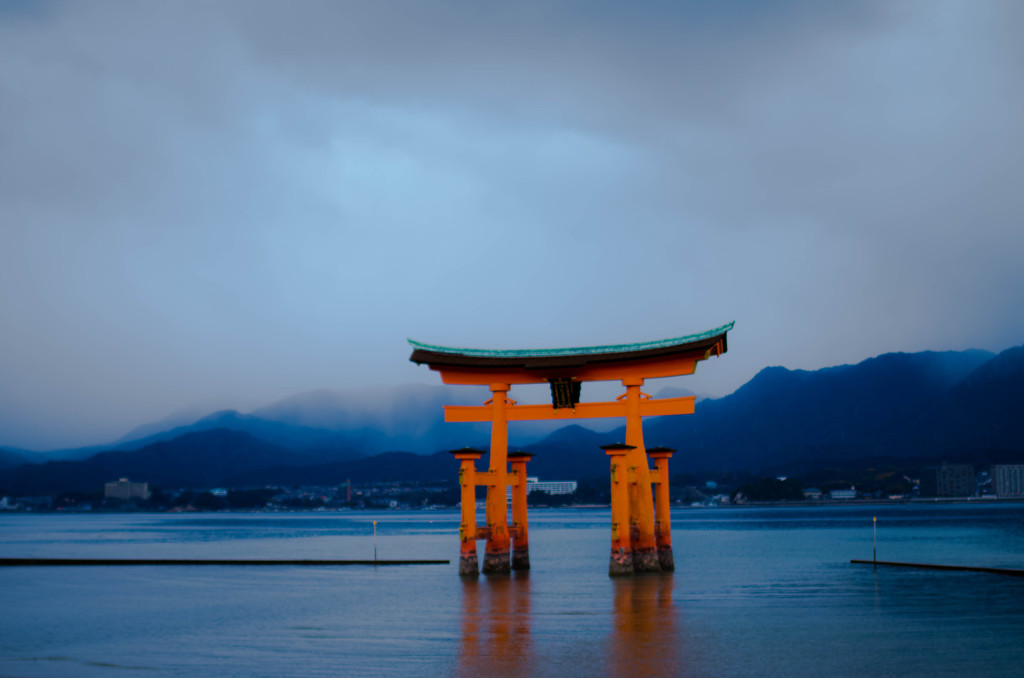 厳島神社鳥居