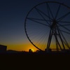朝焼けと作りかけの観覧車