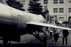 UNDER　THE　WING
