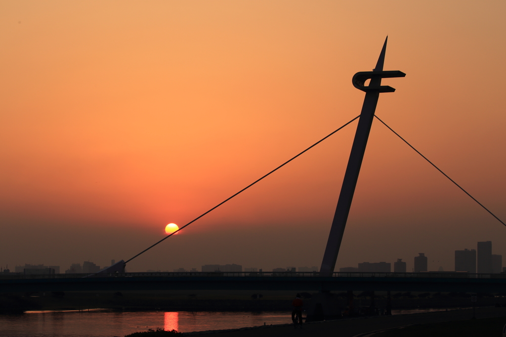 都会の夕暮れ６