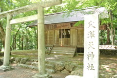 夏の神社