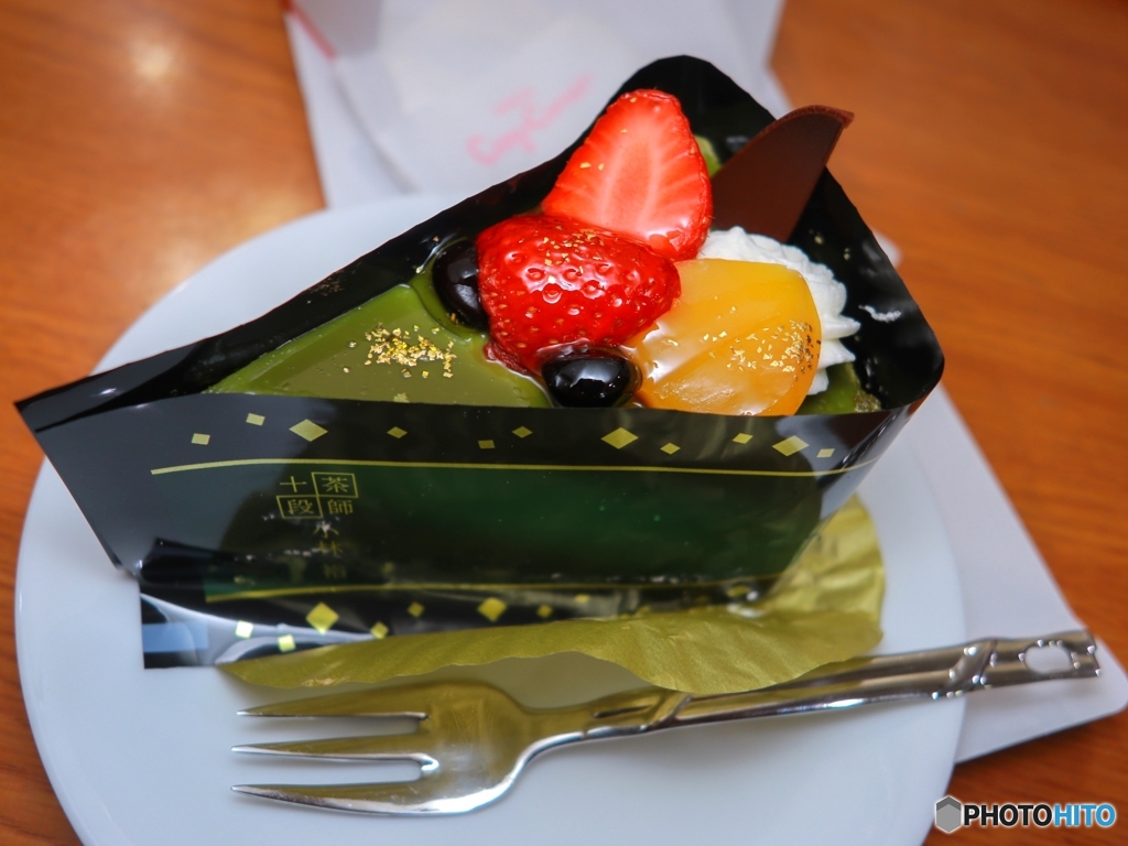 今日のデザートは抹茶ケーキ