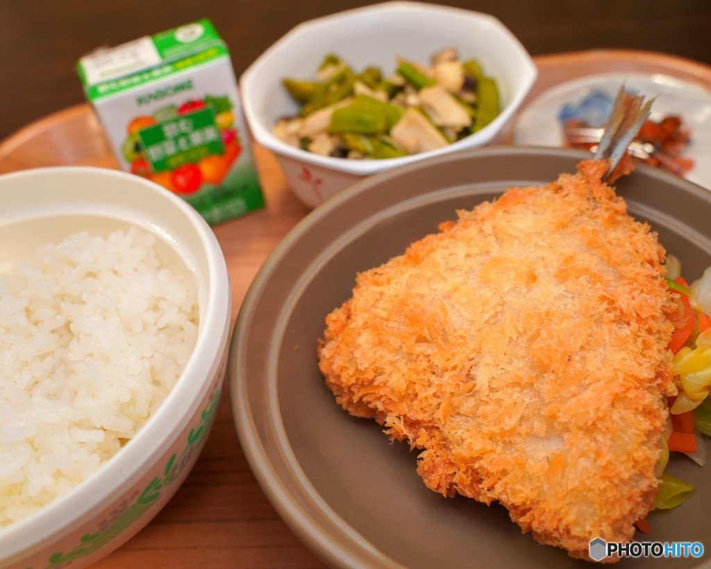 今日の社食はアジフライ