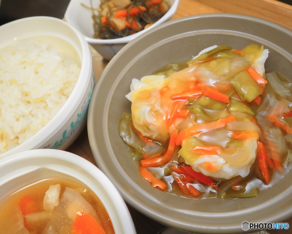 今日の社食は野菜あんかけ焼売