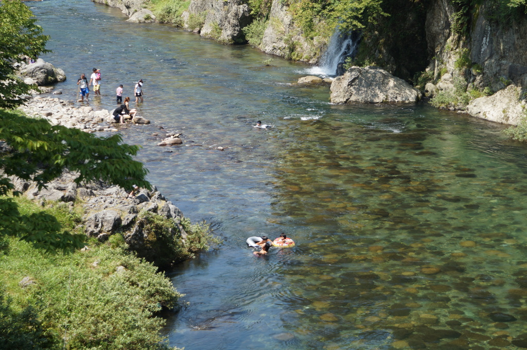 郡上八幡(1)　川遊び