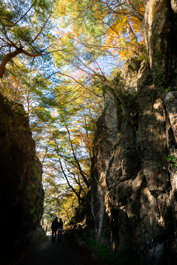 岩山を歩く