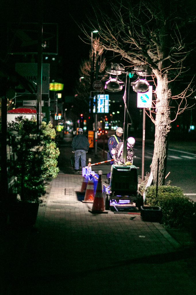 深夜徘徊　夜間工事