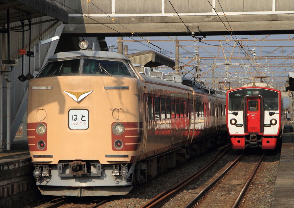 485系有佐駅で休憩する