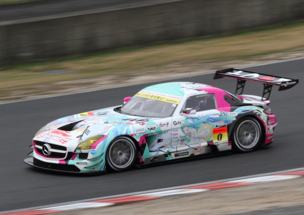 メルセデス　SLS