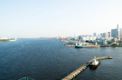 東京湾に続く海