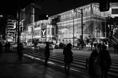 神宮前交差点 夜景