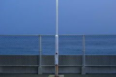 海辺の電灯