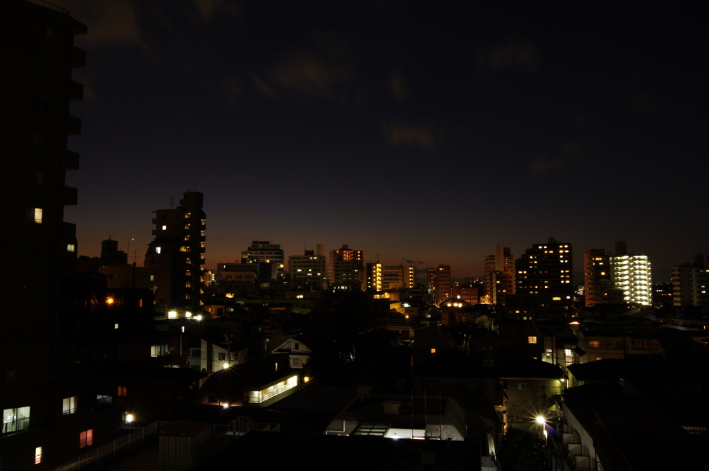 闇の灯