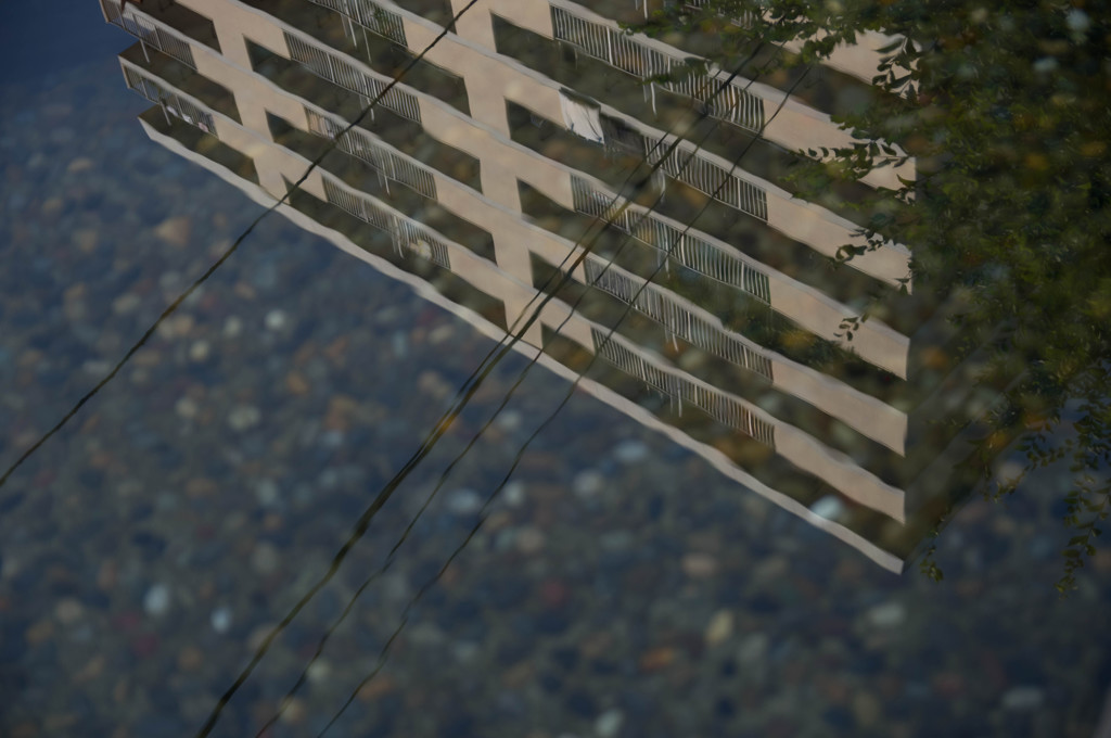 水の中のマンション