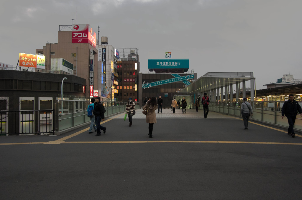 中野駅北口駅前広場東西連絡路