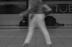 裕福の背景には