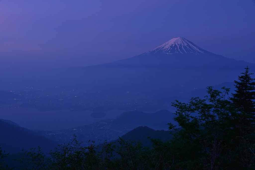 青の刻  夜明けを待って