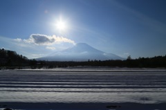 雪景色と富士。。