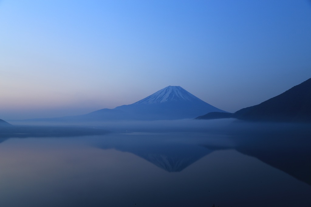幻想 本栖逆さ富士。。