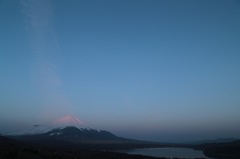 紅富士と山中湖。。