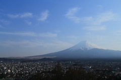 富士と街並み。。