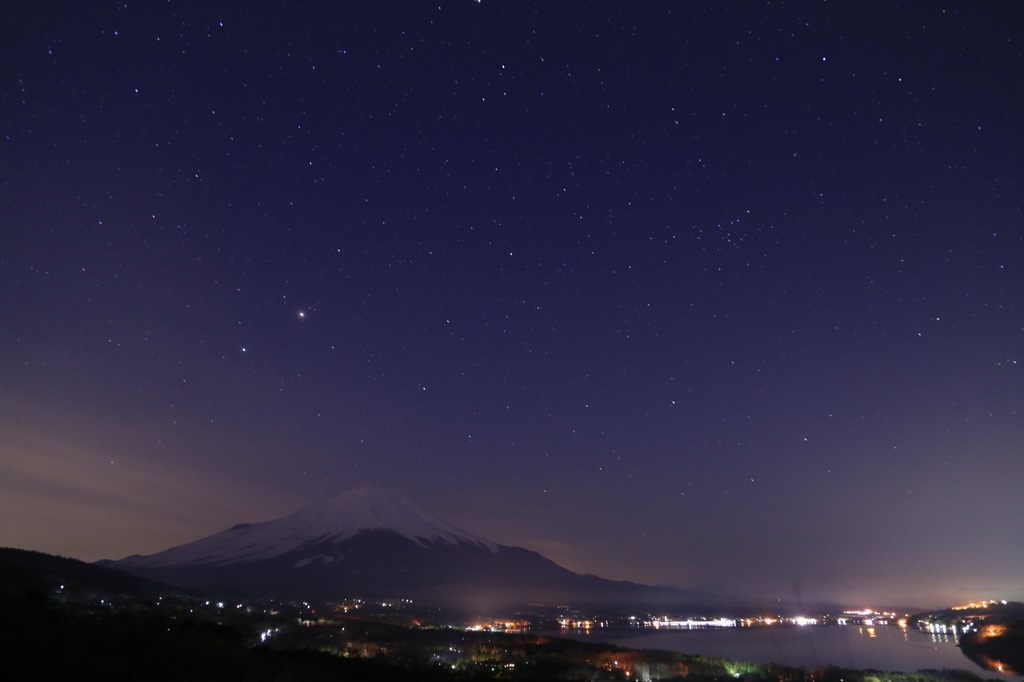 山中湖と富士山と星空。。