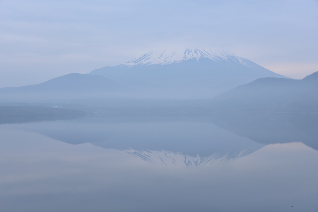本栖湖から。。