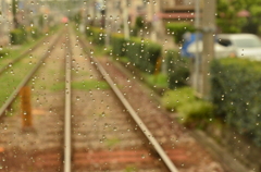 雨が降ってきた