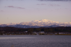 薄紅色の白山