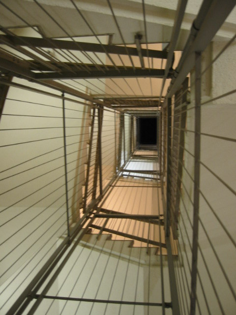 どこの階段だろ？