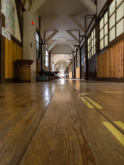 木造校舎　廊下