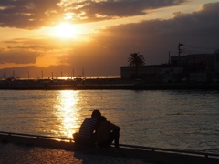 カップルと夕日