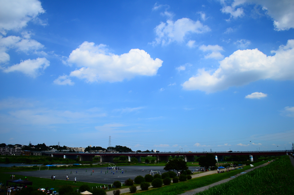 河川敷と空