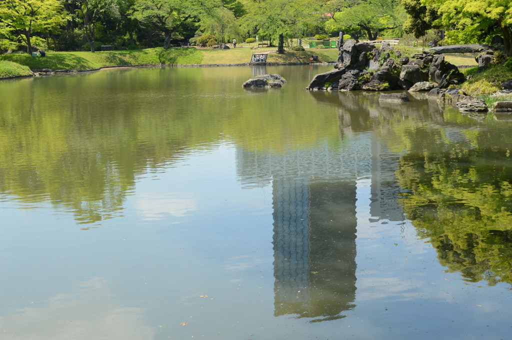 水中の楼閣