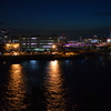 暮れる空と光映す海