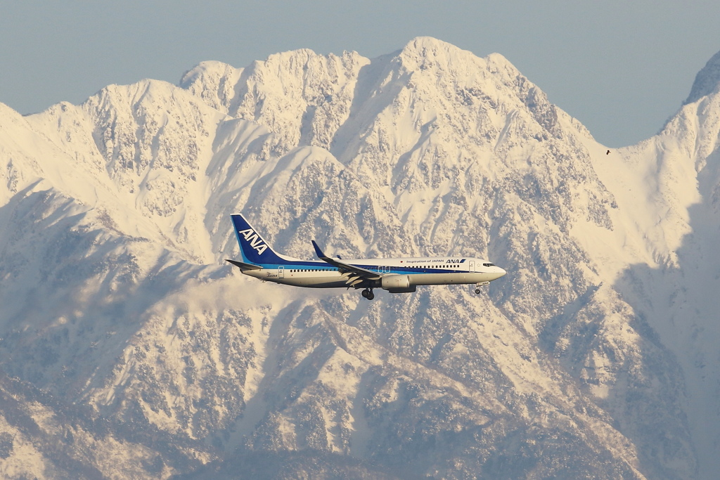 B738と立山連峰