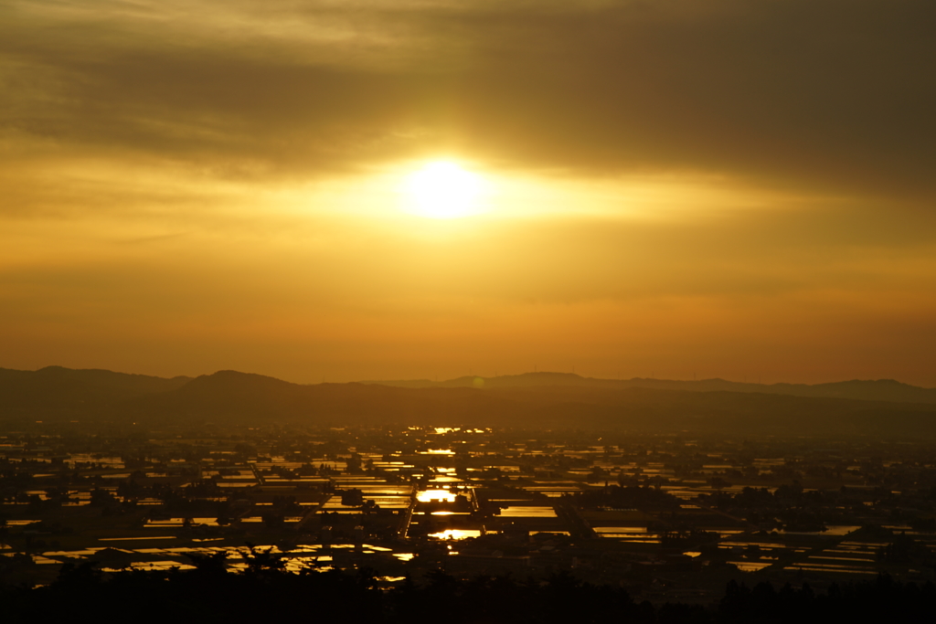 散居村の夕景