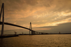 台風一過の新湊大橋