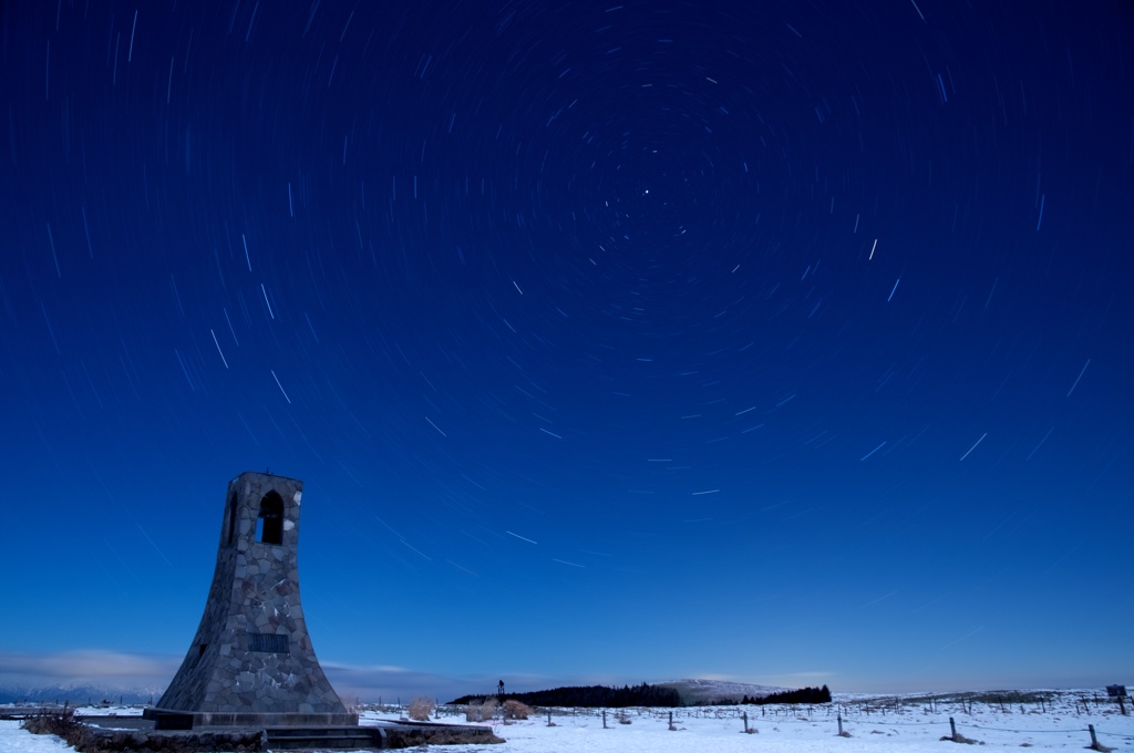 美しの塔と北の夜空