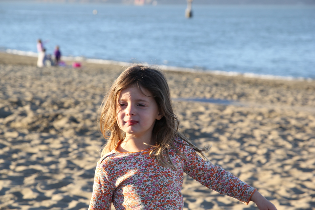海辺の少女