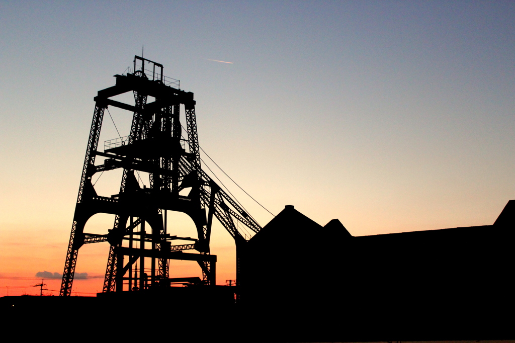 暮れるいま亡き炭鉱。